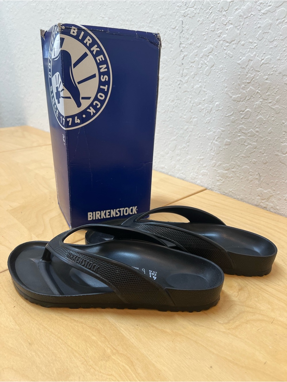 Birkenstock Black  Honolulu EVA Flip Flop Sandals for Men size 10